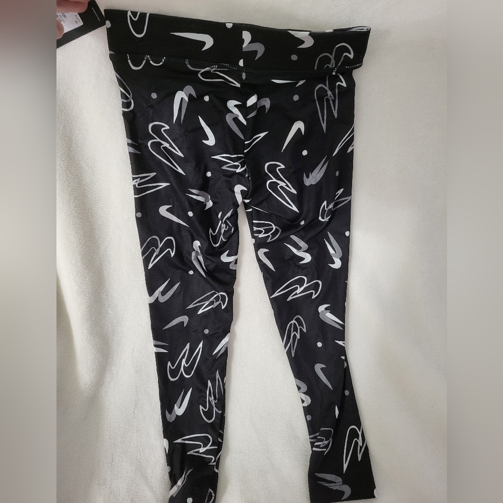 Nike Kids Black and White Patterned Leggings - Picture 4 of 4